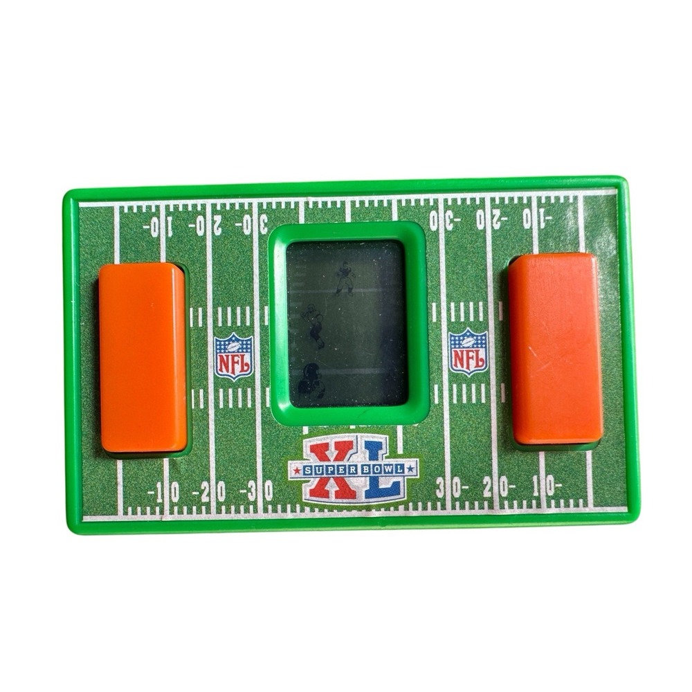 2005 Burger King NFL Super Bowl XL Handheld Electronic Football Game Toy WORKS